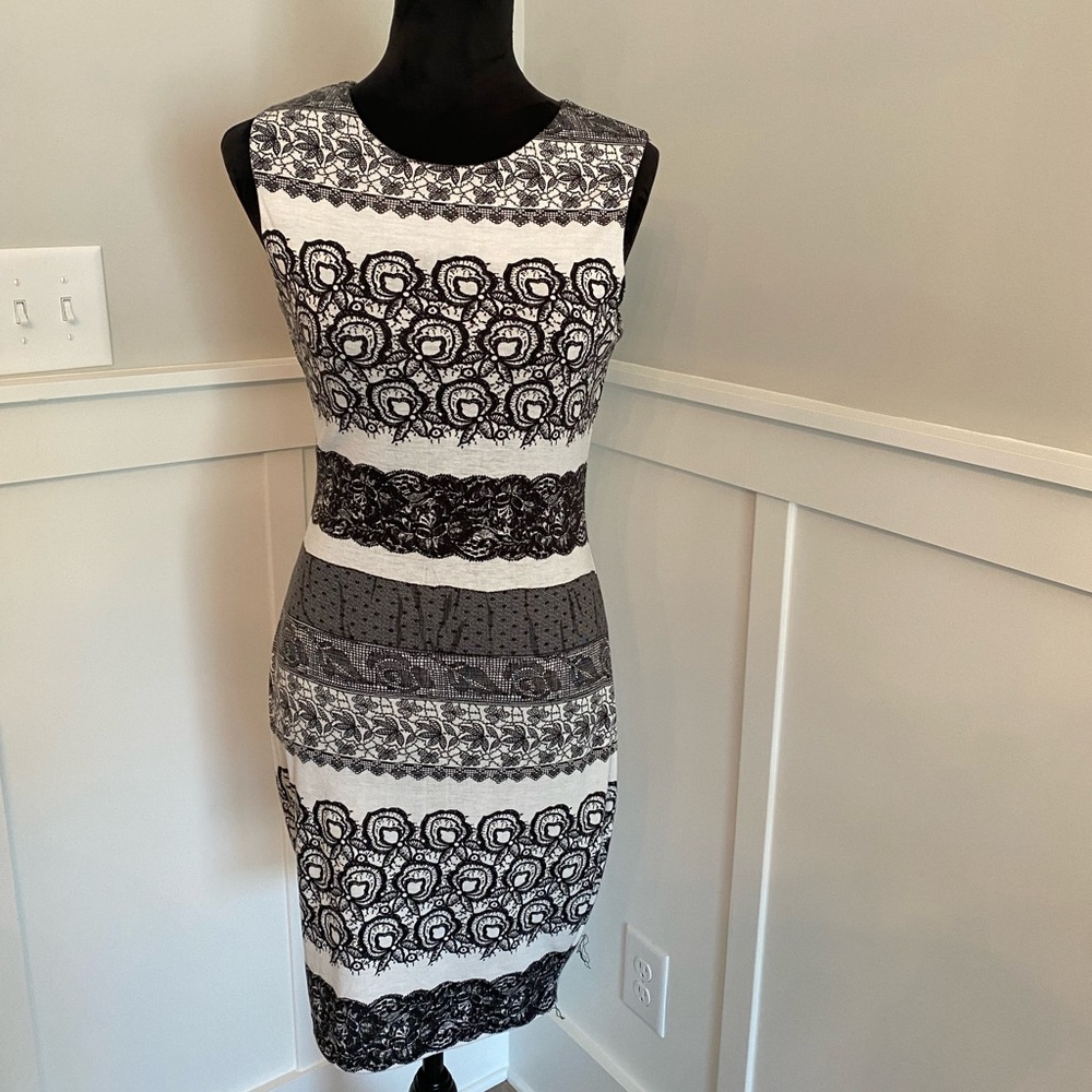 Kardashian Kollection black and white dress size small.